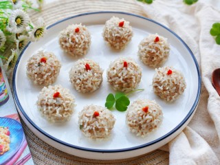 15、冬至美食 清香可口的珍珠藕丸,粉糯鲜香的珍珠藕丸就做好啦,鲜美可口,非常好吃。