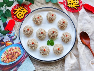 16、冬至美食 清香可口的珍珠藕丸,非常喜庆。
