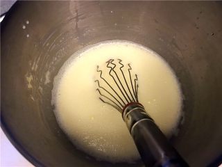 6、健康夏日《黑芝麻冰淇淋》【冷饮】,搅拌均匀