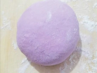 16、紫薯发面豆沙饼,加入豆沙馅包成包子