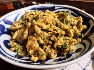 14、香椿炒鸡蛋,装盘