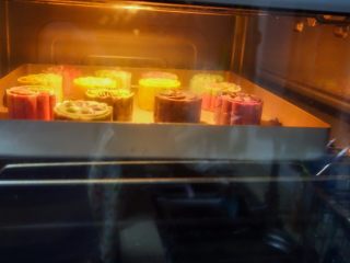 11、让你一次吃到四种口味的奶黄馅桃山月饼,中层烤15分钟即可