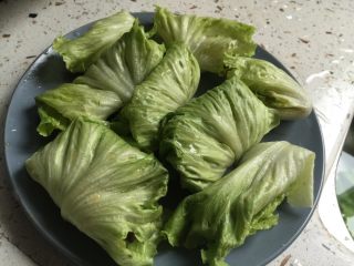 3、牛肉生菜卷,随意包卷