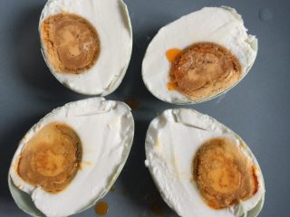 5、牛肉生菜卷,夏天就爱吃点咸鸭蛋