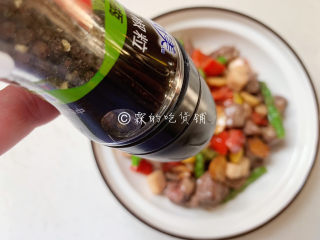 14、冬至美食 嫩牛五方,喜欢的话，可以再略撒一些黑胡椒粉。