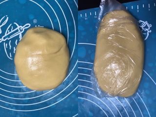 5、广式五仁月饼,搅拌均匀后装保鲜袋松弛1-2个小时
