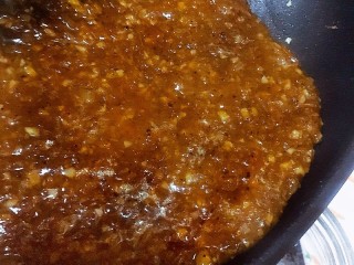 8、迷迭香黑胡椒牛排,加水，慢慢熬煮