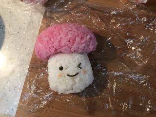 18、蘑菇小姐便当,贴上海苔表情