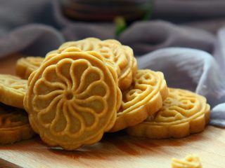 15、桃酥饼干,配上鲜奶或是咖啡，味道很好