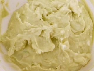 8、五福临门～一个面包五种口感,这是调制好的牛油果馅料