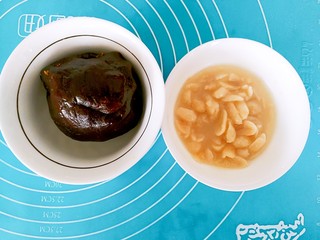 9、五福临门～一个面包五种口感,豆沙馅和花生馅