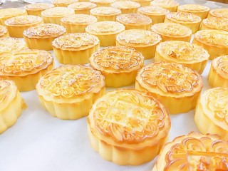 19、广式月饼,出炉啦！金黄金黄的，美得不要不要的。