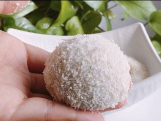 10、干吃汤圆,是不是很像糯米糍呢！哈哈哈哈哈哈！！