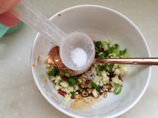 18、吉祥蔬菜三宝➕炝拌三彩白菜丝,一点食盐