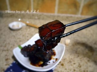 12、色泽红润，肥而不腻的红烧肉,一碗浓香四溢的红烧肉，好吃得不要不要的；