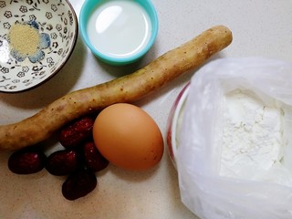1、山药红枣糕,准备所需食材。