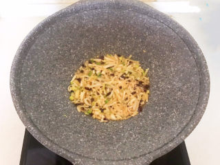 19、炸酥带鱼,炒出香味