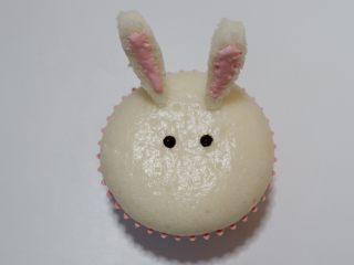 23、卡通立体可妮兔牛奶米糕,另外一个还可以这么画