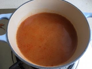 13、冬阴功海鲜粉丝汤,小火煮开 