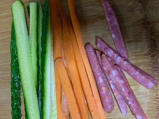 1、紫米寿司,切条