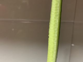 2、紫米寿司,黄瓜条