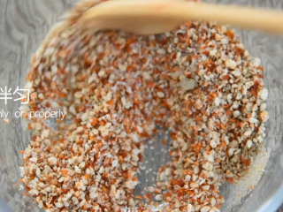 9、薯片厂家都急坏了，2分钟学会这款香辣薯片,搅拌均匀备用