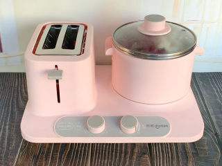 3、香芋紫薯小汤圆,上蒸锅蒸熟