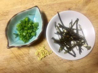 3、高营养~日式蒲烧鳗鱼,老姜切末，海苔切丝，香葱切葱花