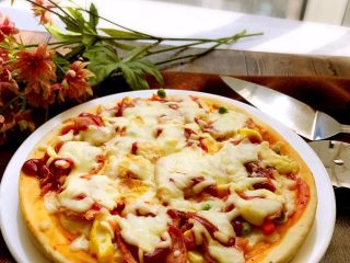 17、培根时蔬披萨,媲美必胜客的披萨哦。