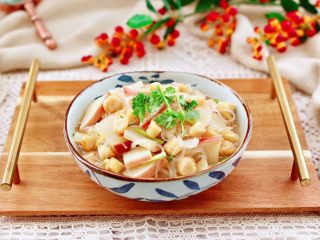 14、扇贝丁炖水萝卜,鲜美无比又营养丰富的扇贝丁炖水萝卜就出锅咯。