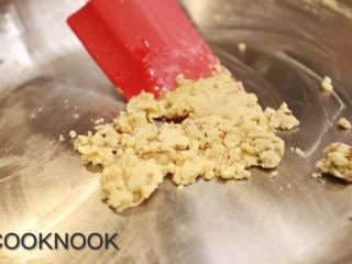 6、起司螃蟹通心粉,搅拌均匀