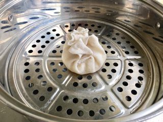 3、泰式芒果糯米饭【coconut sticky rice with mango】,上锅隔水蒸20分钟