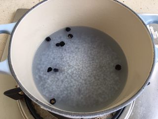 5、泰式芒果糯米饭【coconut sticky rice with mango】,小火煮开后5分钟关火 