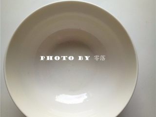 5、抹茶冰皮月饼,蒸碗刷一层玉米油；