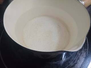 11、锡纸包烧鲑鱼,另起一锅烧开水，水中少许盐