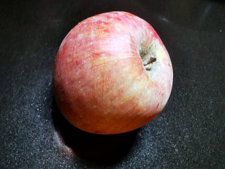 2、水果汤圆,苹果