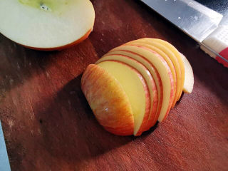 10、水果汤圆,苹果切片