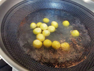 13、水果汤圆,水沸后下汤圆