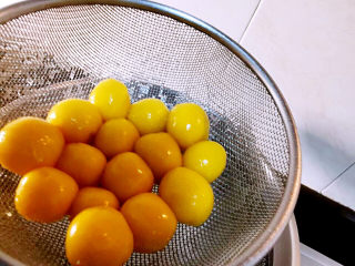 15、水果汤圆,沥干水份