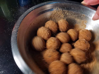 20、水果汤圆,渐渐的粘滿外皮