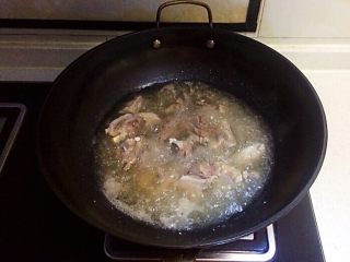 3、红烧羊排,焯水5分钟