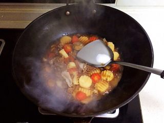 20、红烧羊排,加入精盐