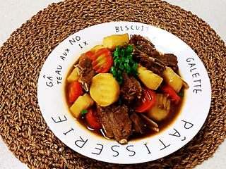 23、红烧羊排,撒上香葱末即可