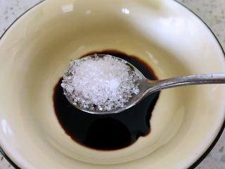 6、糖醋藕丁,糖。