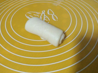 6、火腿面包卷,卷起来