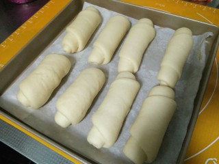10、火腿面包卷,发酵完，取出