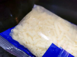 4、吐司培根披萨,奶酪