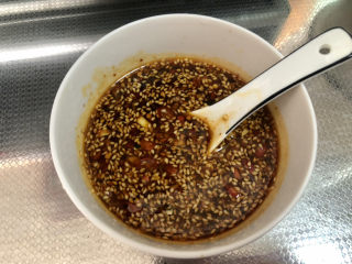 27、黄豆猪脚汤➕白萝卜花生黄豆猪脚汤,三汤匙凉开水搅拌均匀