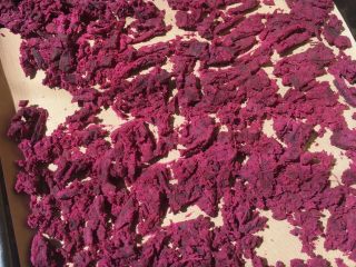 10、自制紫薯粉,如果没有烤箱的可以直接用太阳直晒