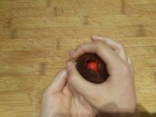 12、草莓大福,用虎口包,慢慢往上收